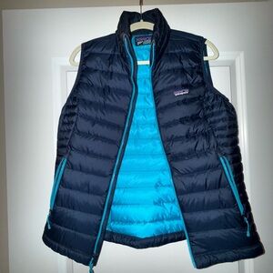 Patagonia Women's Dark Blue and Teal Puffer Vest